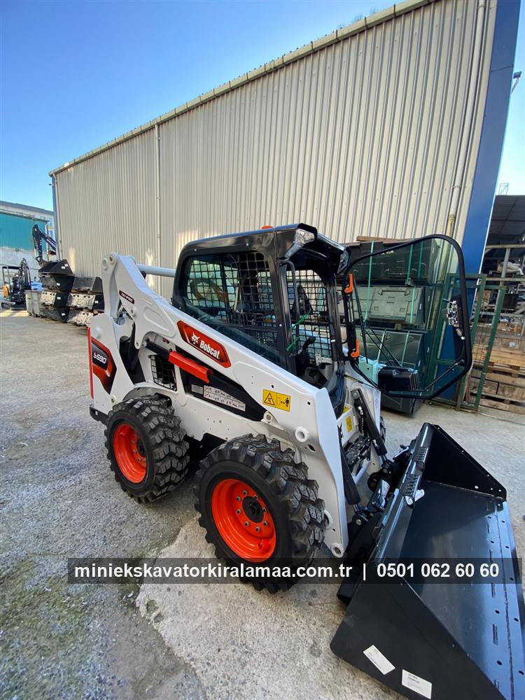 Kiralık bobcat mini yükleyici kovalı