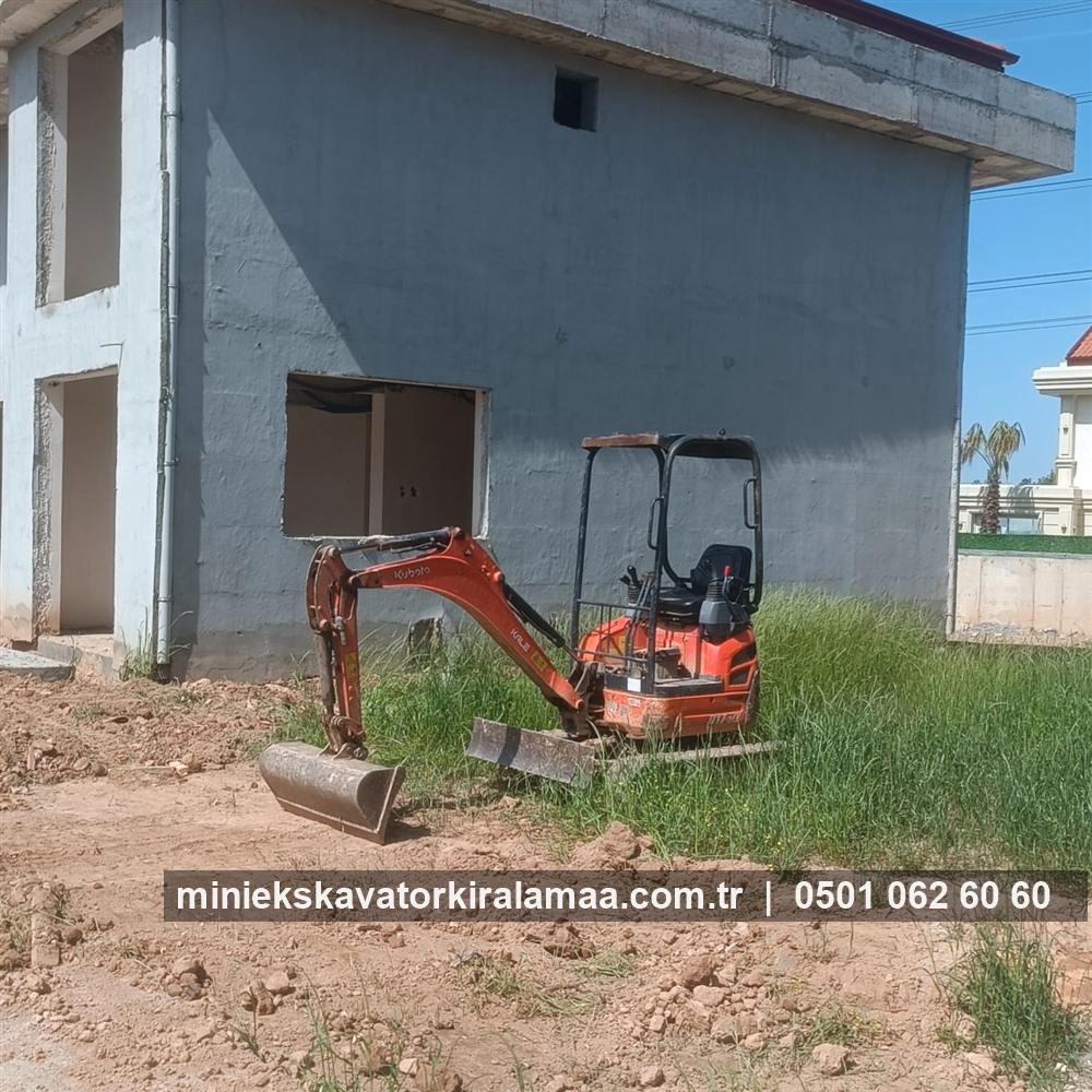Kiralık mini kepçe ile bina yanı kazı işi