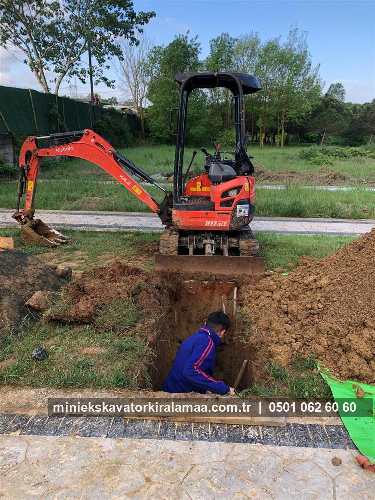 Kiralık mini kepçe ile çukur kazısı